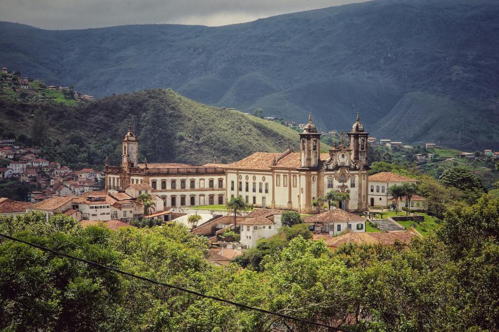 Estrada Real: Uma Jornada Pela História e Cultura do Brasil